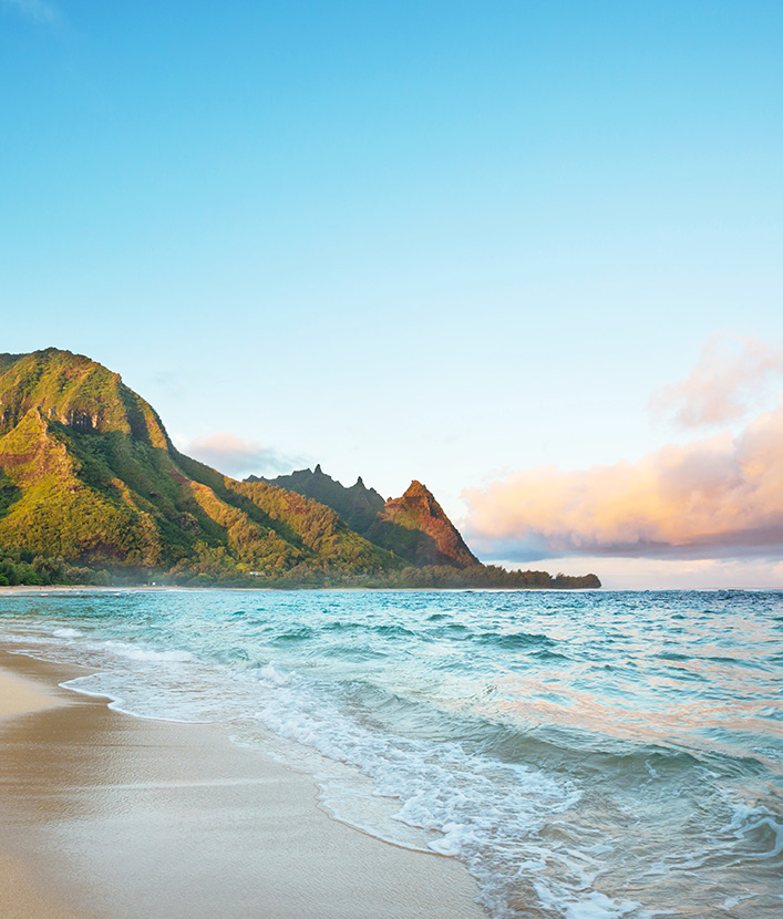 Hawaii du lịch: Hawaii là một điểm đến vô cùng đặc biệt, với nhiều hoạt động độc đáo và ấn tượng. Từ đảo Maui đến Waikiki, mọi người sẽ phải bất ngờ với vẻ đẹp thiên nhiên của nơi đây. Hãy đến và tận hưởng những phút giây thư giãn tuyệt vời trên bãi biển Hawaii.