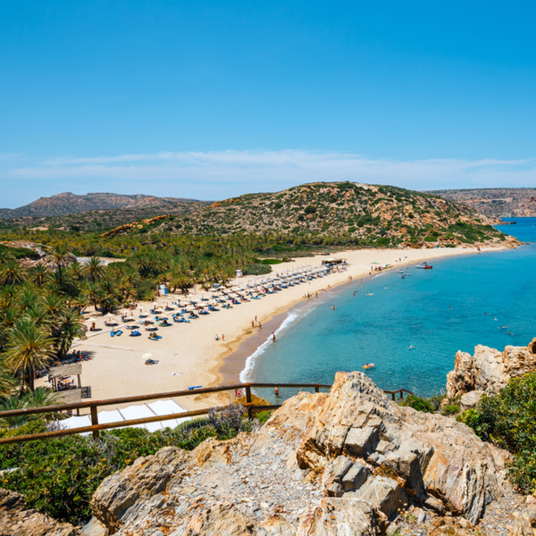 Crete\'s beaches: Những bãi biển tuyệt đẹp ở đảo Crete đang chờ đón bạn khám phá! Với những cát trắng mịn và nước biển trong xanh, đảo Crete là điểm đến tuyệt vời dành cho những người yêu thích môi trường biển. Hãy cùng đón ngày mới bằng những khoảnh khắc tuyệt vời trên những bãi biển đẹp nhất ở đảo Crete.