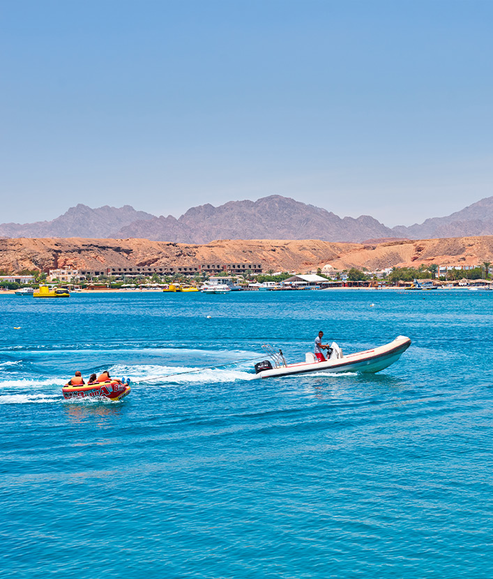 Sharm el-Sheikh - một điểm đến đẹp và thú vị của Ai Cập! Hãy xem hình ảnh này để tìm hiểu về các hoạt động du lịch và trải nghiệm đặc biệt tại thành phố ven biển này. Cùng khám phá những bãi biển tuyệt đẹp, bể cá lớn nhất thế giới và đắm mình trong văn hóa địa phương.
